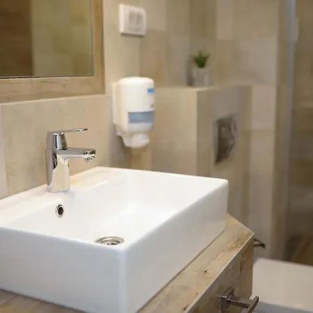 Bed & Breakfast Palace Megdan Uzice