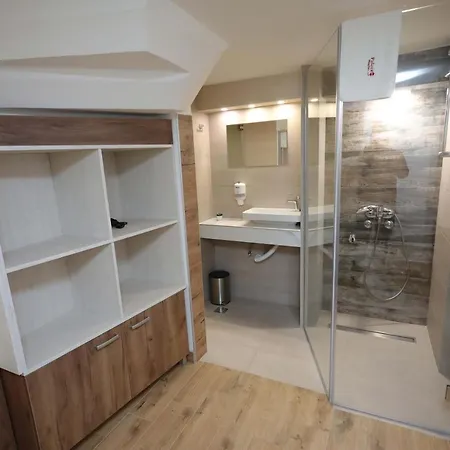 Bed & Breakfast Palace Megdan