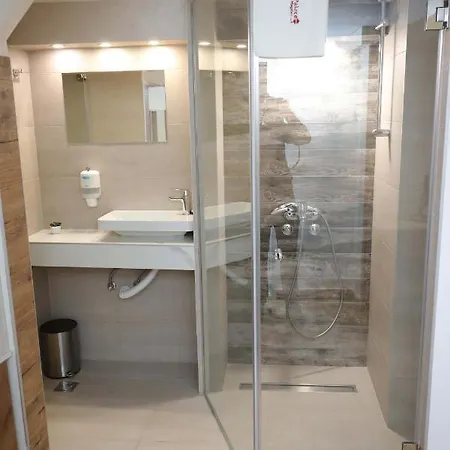 Palace Megdan Bed & Breakfast 3*