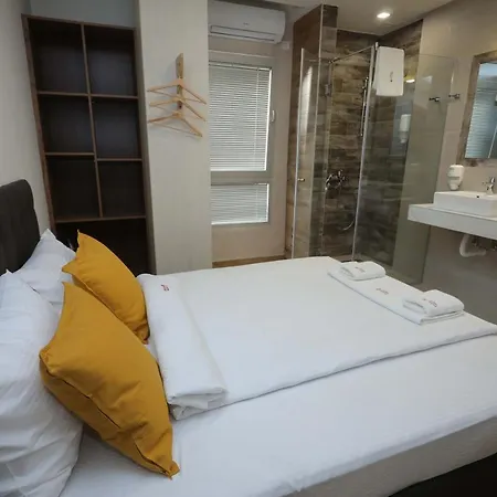 Palace Megdan Bed & Breakfast *