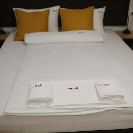 Bed & Breakfast Palace Megdan *