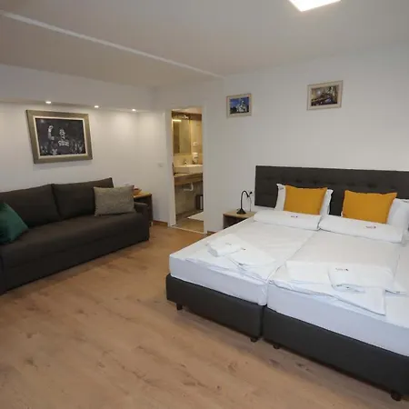 Palace Megdan Bed & Breakfast