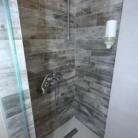 Palace Megdan Bed & Breakfast 3*